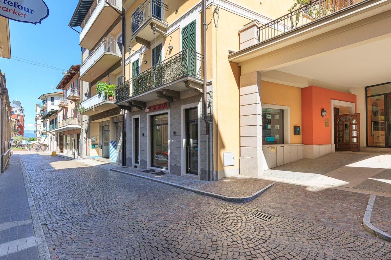 Dolfin - Nel Centro Di Stresa - By Impero House Apartman Kültér fotó